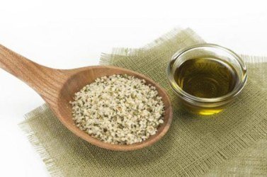 hemp-oil-and-seeds